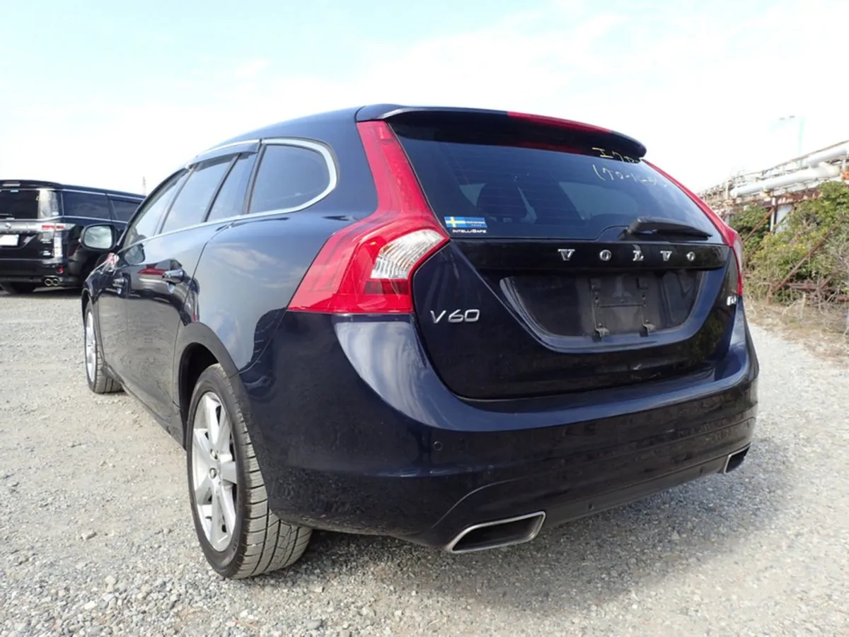 Volvo V60 2.0 D4 SE Luxury Diesel 190 BHP Automat - Image 2