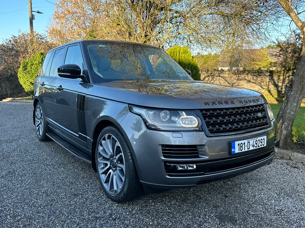 Range Rover Vogue - Black Pack - Pan Roof - Image 2