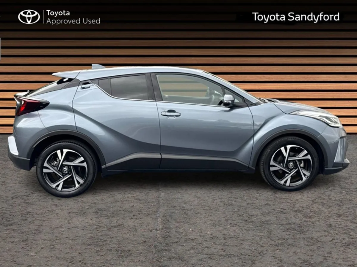 Toyota C-HR Hybrid Sport // Rear Camera // Blueto - Image 3