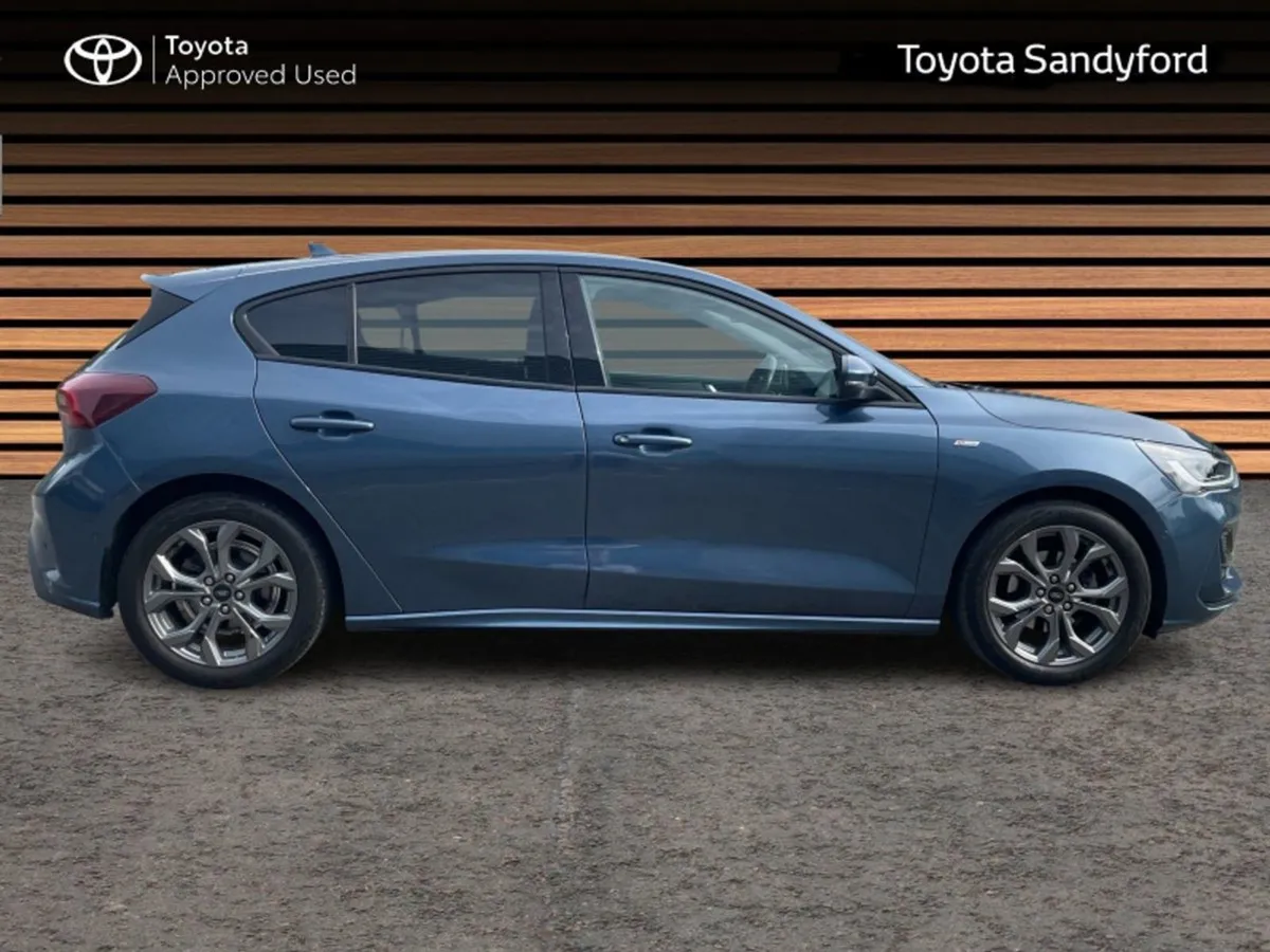 Ford Focus St-line 1.0t Style // Rear Camera Park - Image 3