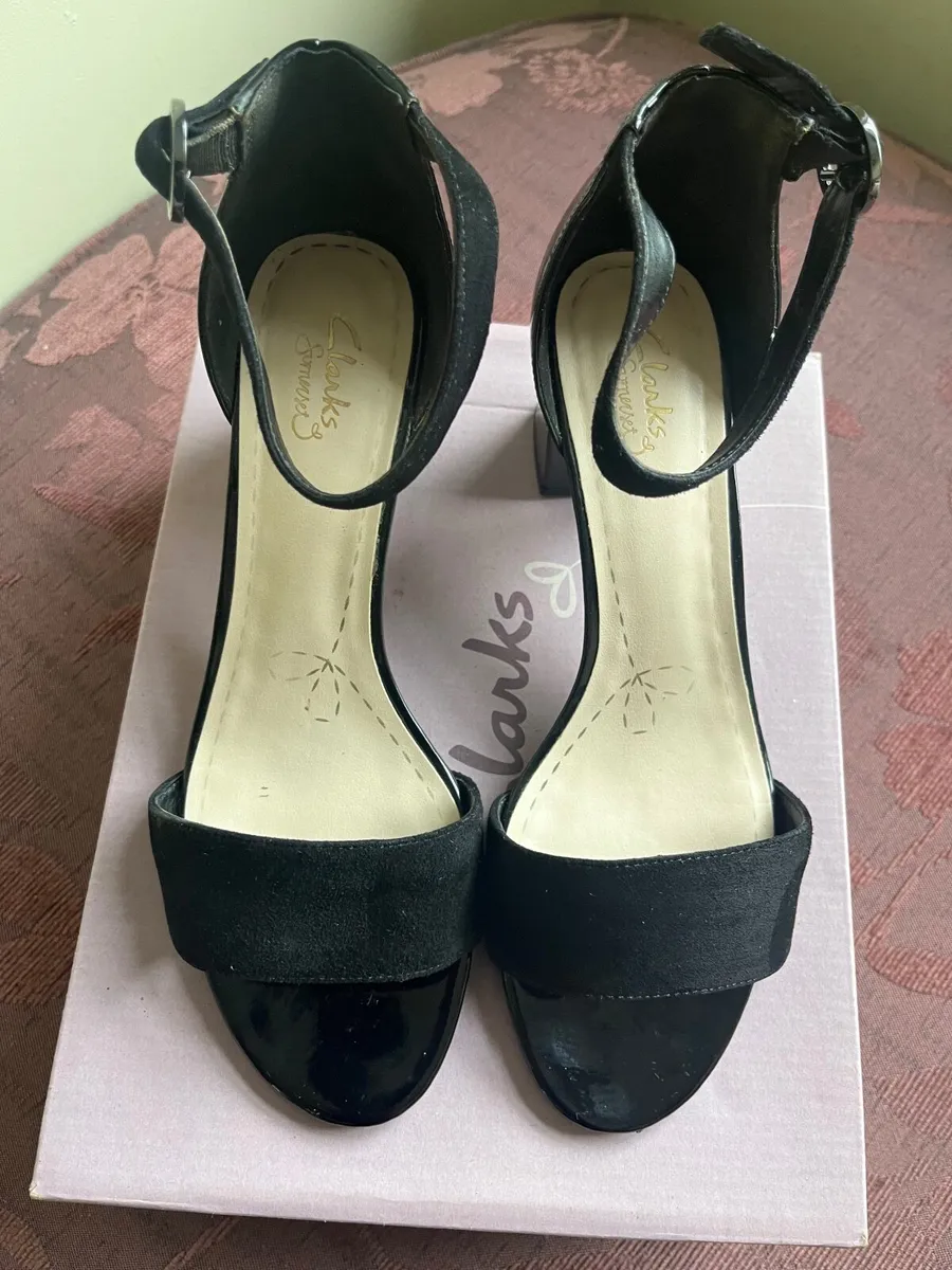 Gorgeous Clarke’s sandals - Image 1