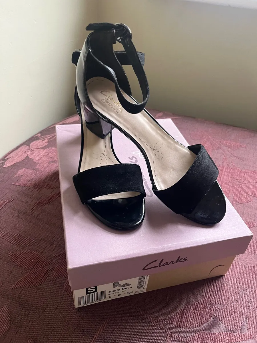 Gorgeous Clarke’s sandals - Image 4