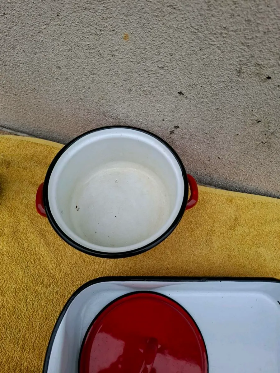 Vintage enamel tray and pot postage possible - Image 3