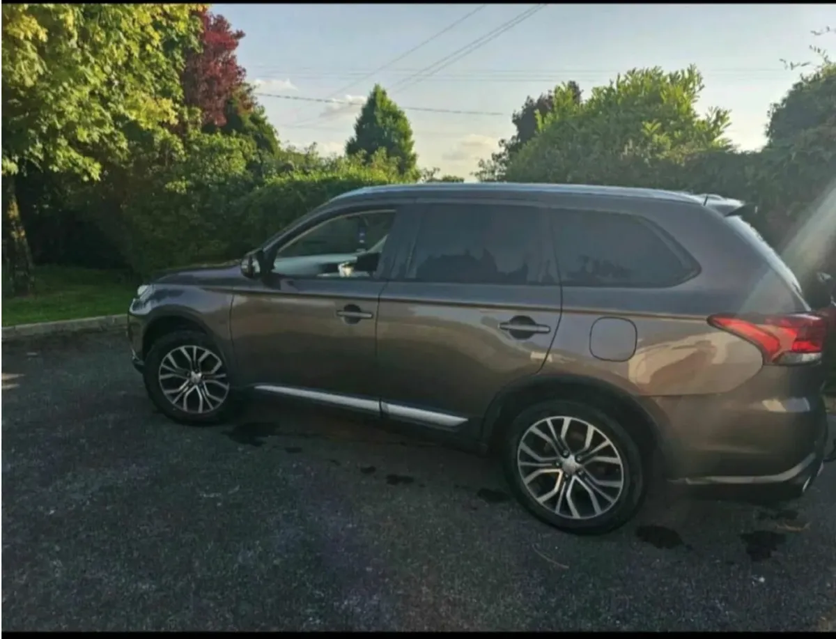 Mitsubishi Outlander 2016 - Image 1