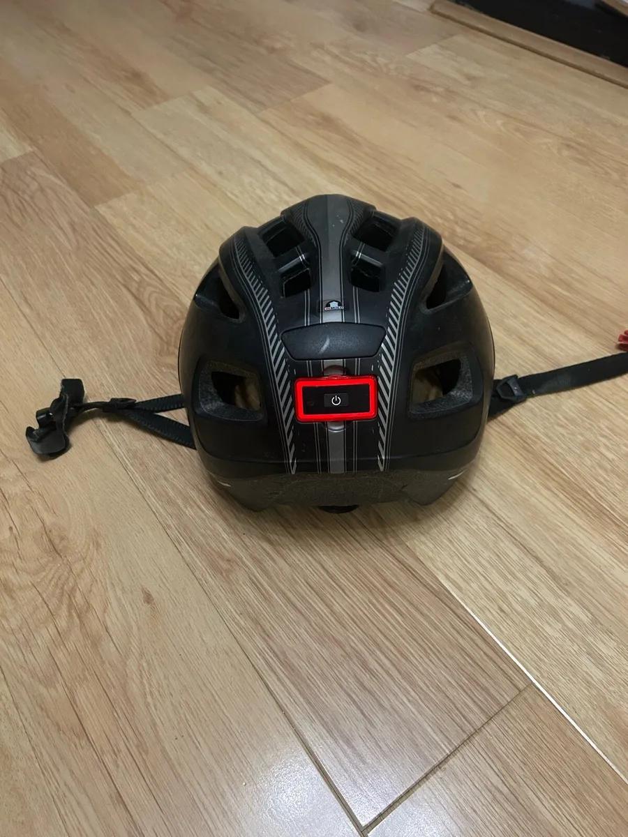 Bicycle helmet - Image 2