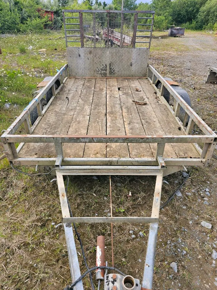 trailer - Image 1