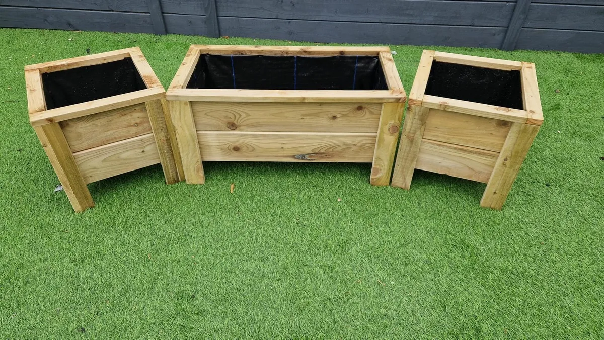 set of 3 small planters - Image 2