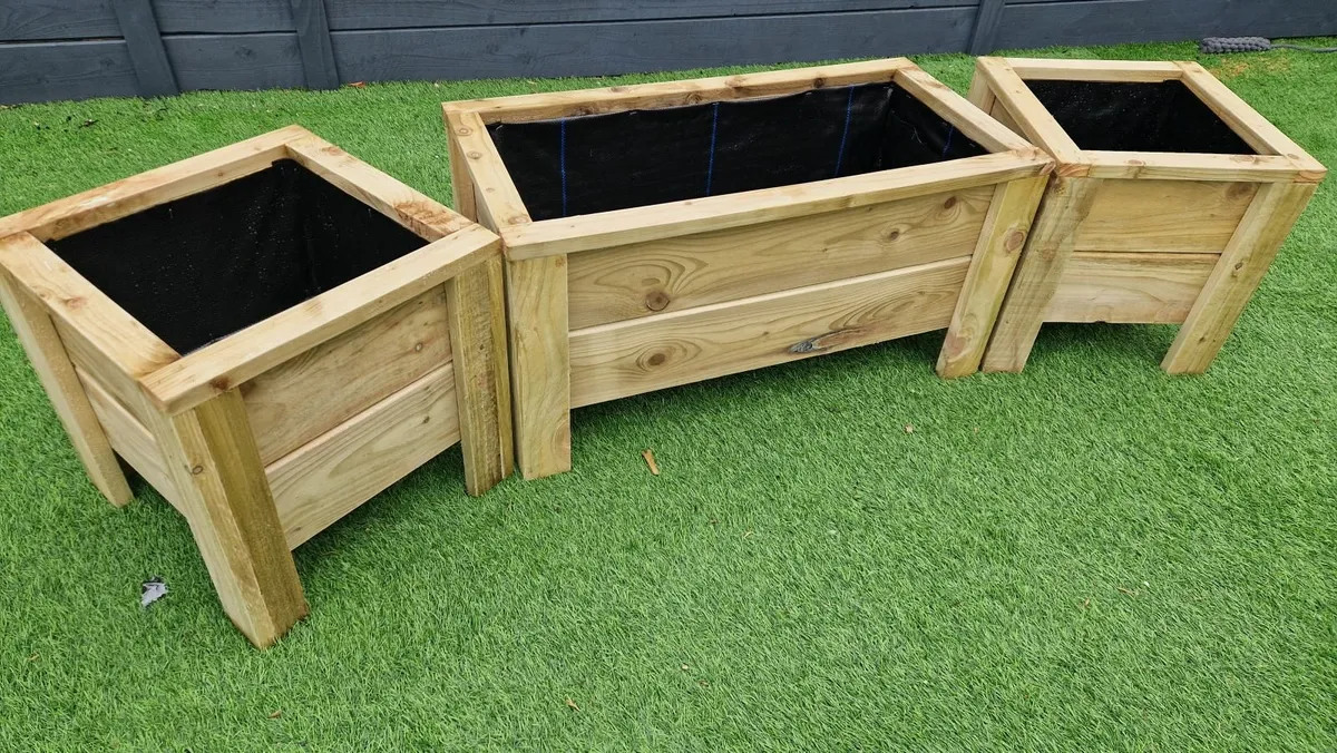 set of 3 small planters - Image 3