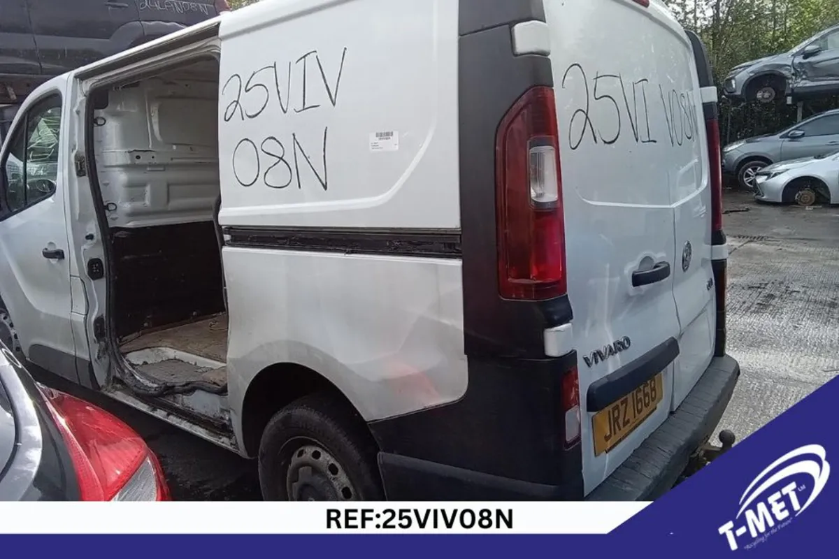 2015 VAUXHALL VIVARO BREAKING FOR PARTS - Image 4