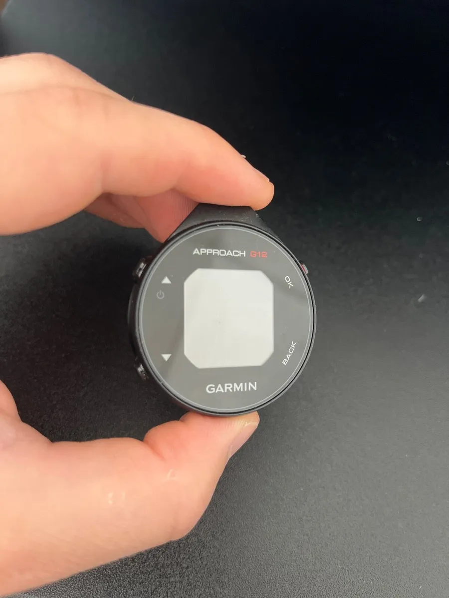 Garmon G12 Approach Golf Yardages - Image 1