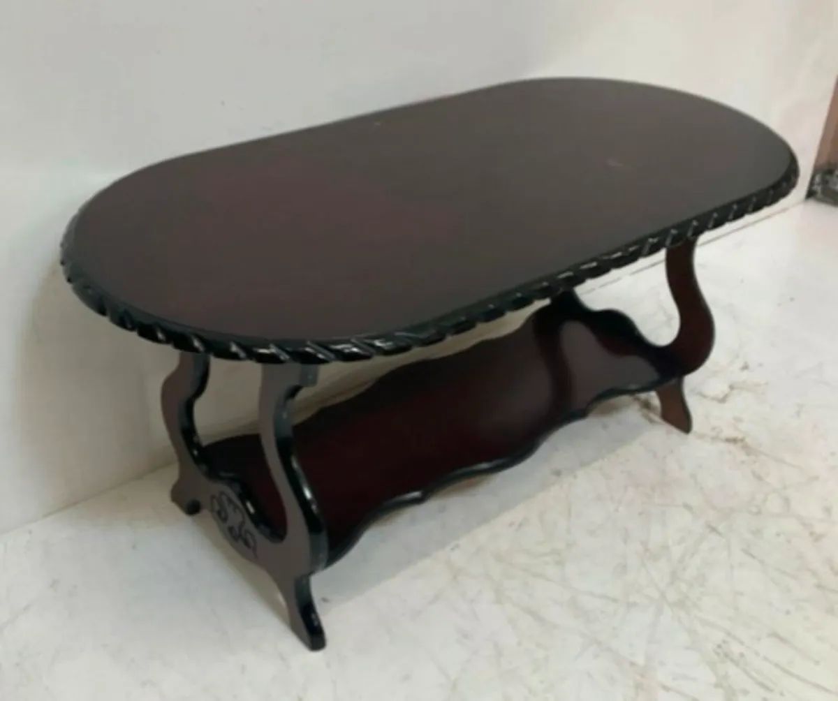 CONTEMPORARY MAHOGANY VENEER COFFEE TABLE - Image 1