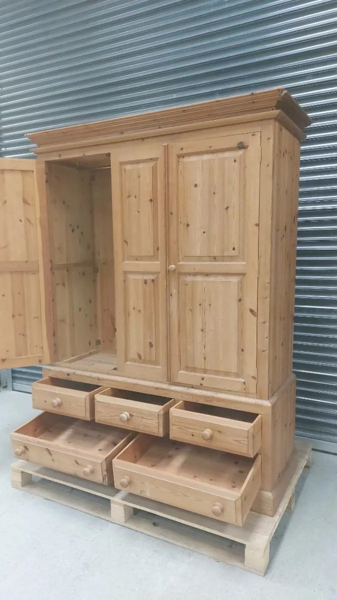 Wardrobe - Image 4