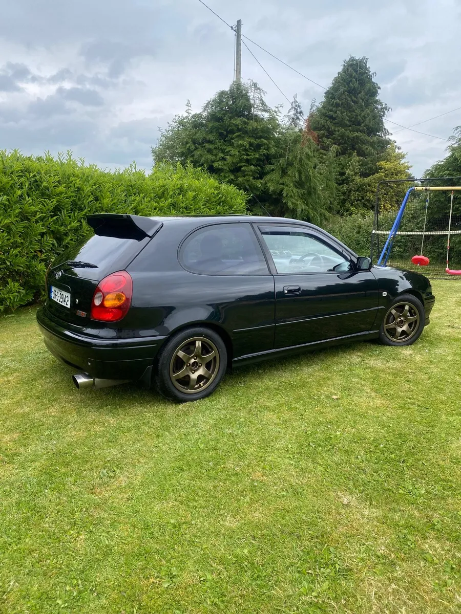 Toyota Corolla 1999 - Image 1