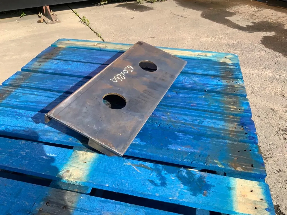 MINI SKID STEER LOADER ATTACHMENT HEAD STOCK - Image 4