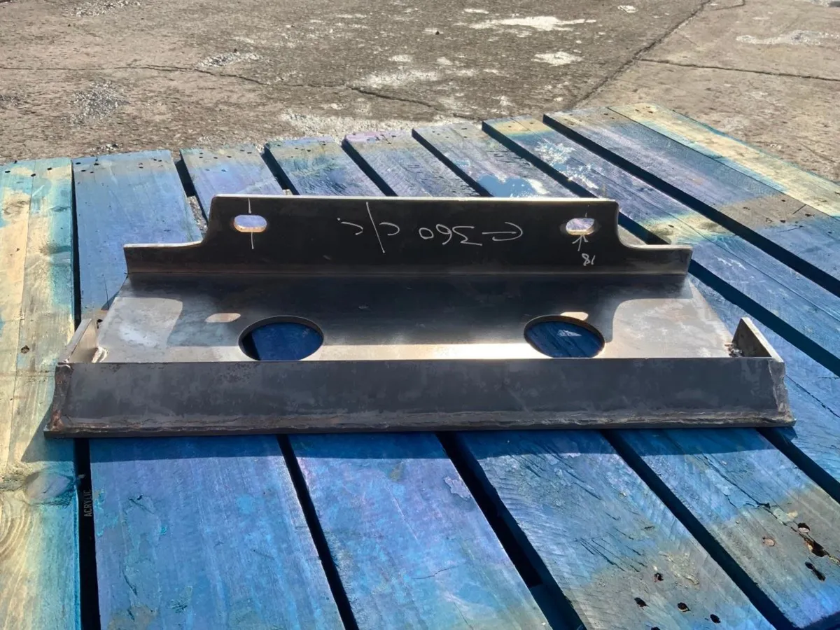 MINI SKID STEER LOADER ATTACHMENT HEAD STOCK - Image 3