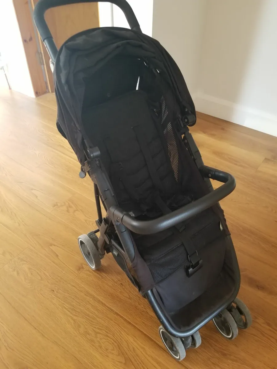 Mamas and papas travel pram - Image 3