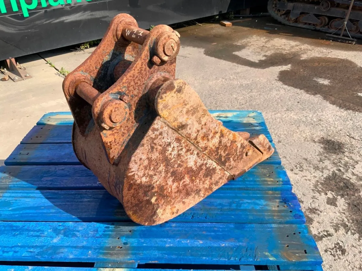 12" MINI DIGGER BUCKET......35mm PINS.......228w. - Image 4