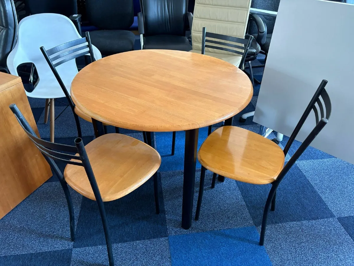 Dining table and 4 Chairs set - £60+VAT - Image 1