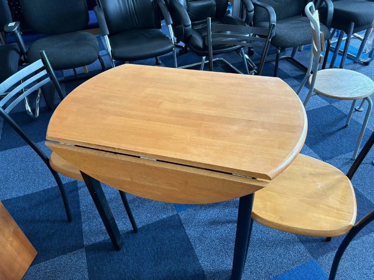 Dining table and 4 Chairs set - £60+VAT - Image 4