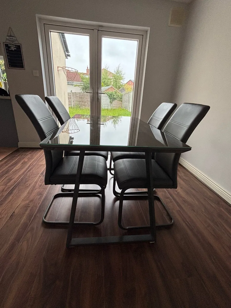 Bottega rectangular dinning table & 4 chairs - Image 1