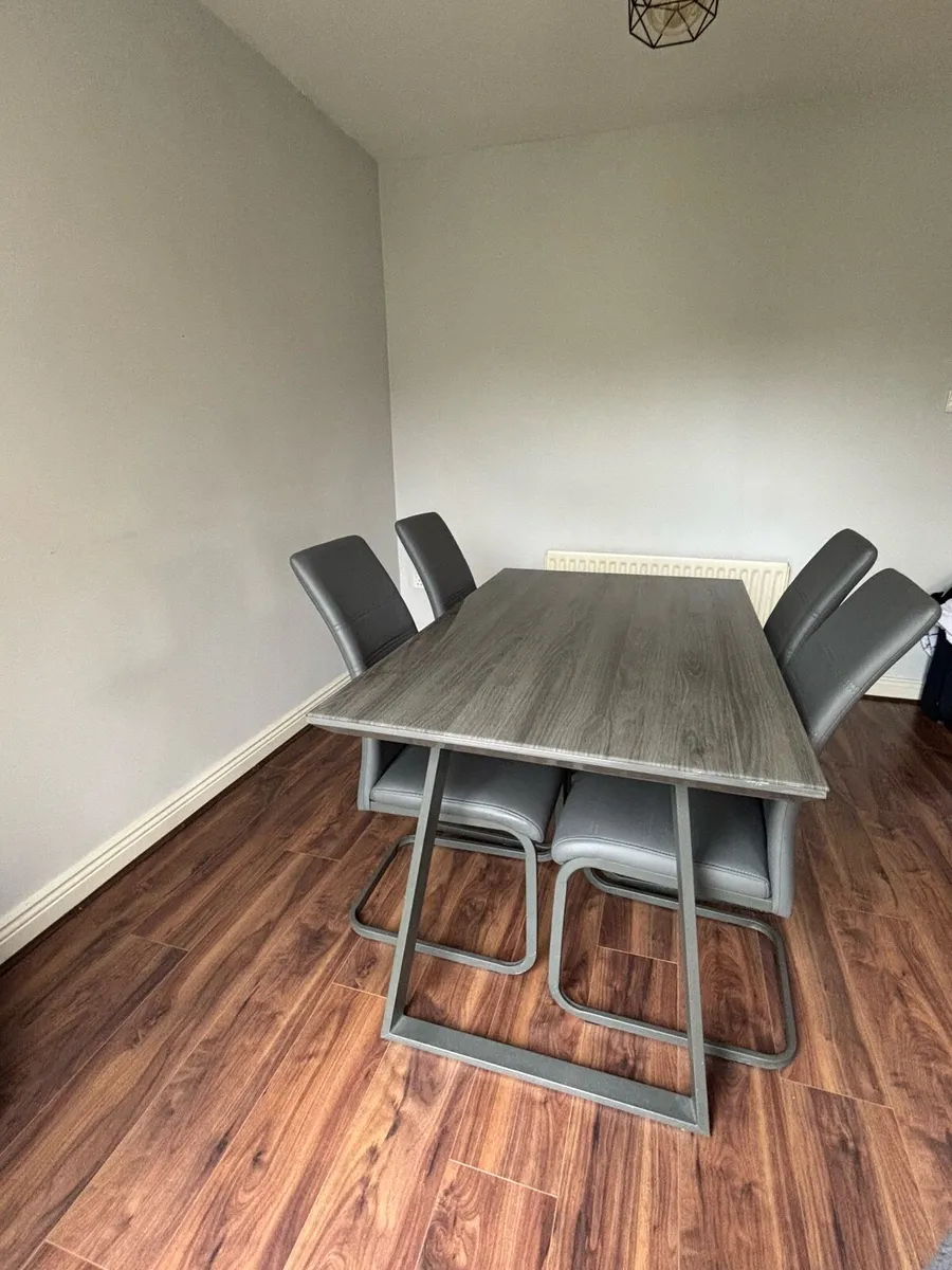 Bottega rectangular dinning table & 4 chairs - Image 3