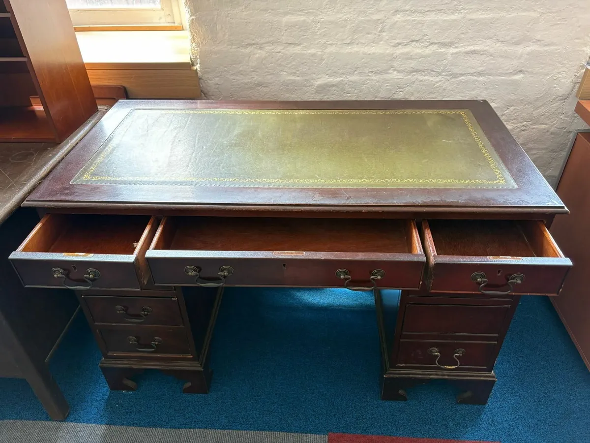 Antique Desk with leather top - £250+VAT - Image 3