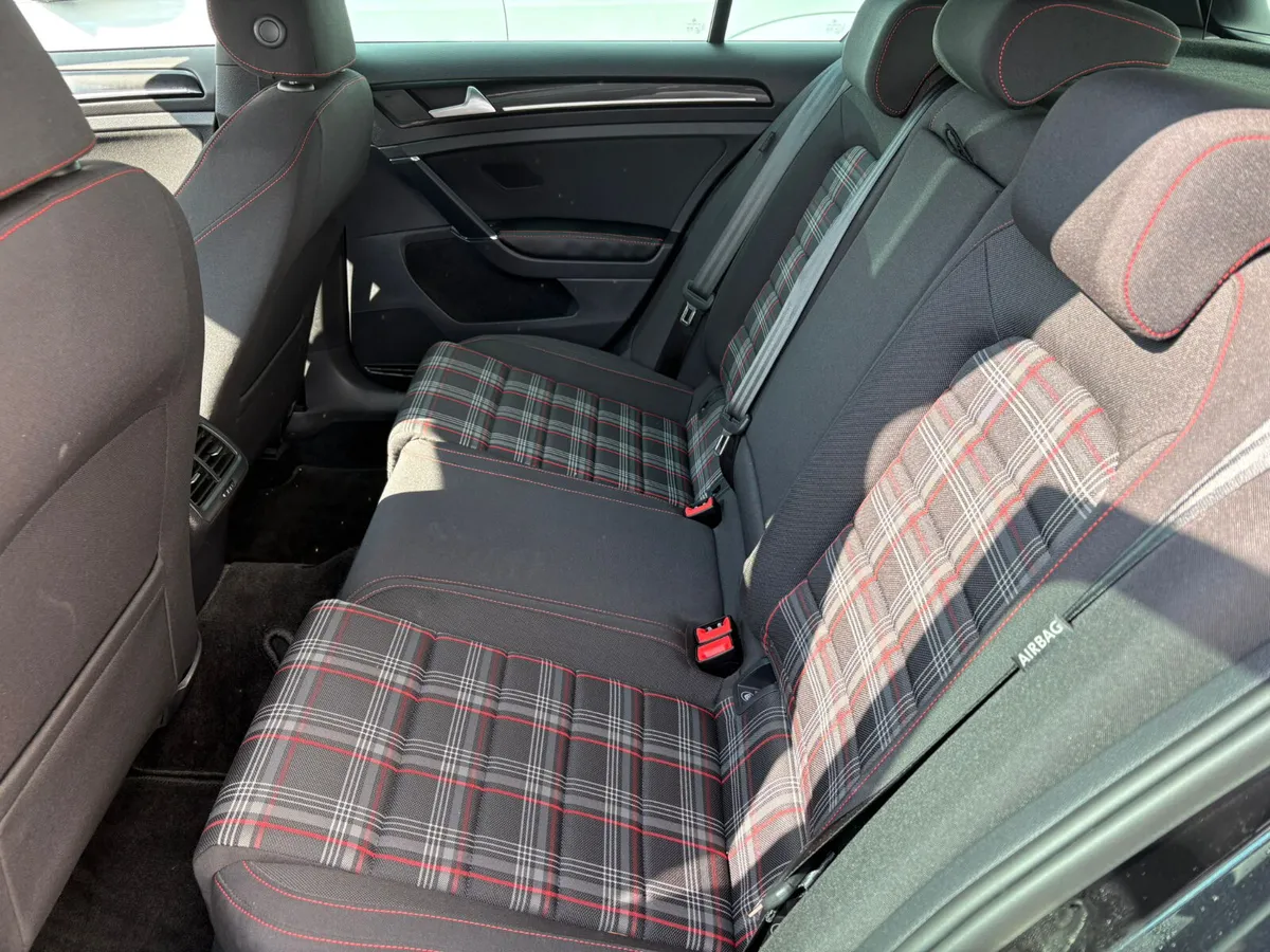 Volkswagen Golf GTI 2017 - Image 4