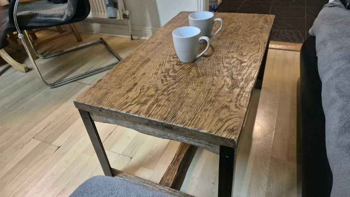 Loft-Retro-style coffee table made of 100% oak. - Image 2