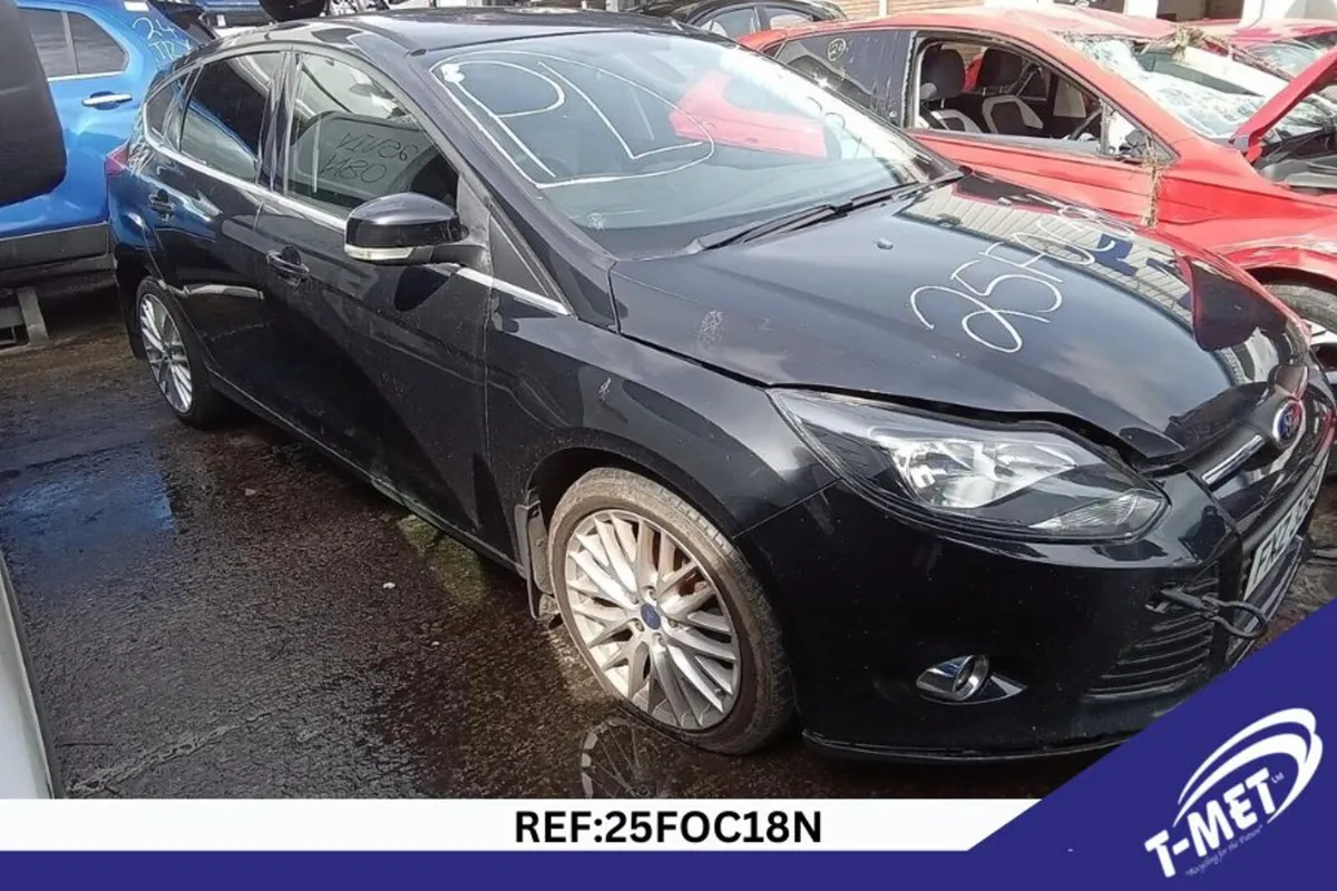2013 FORD FOCUS BREAKING FOR PARTS - Image 1