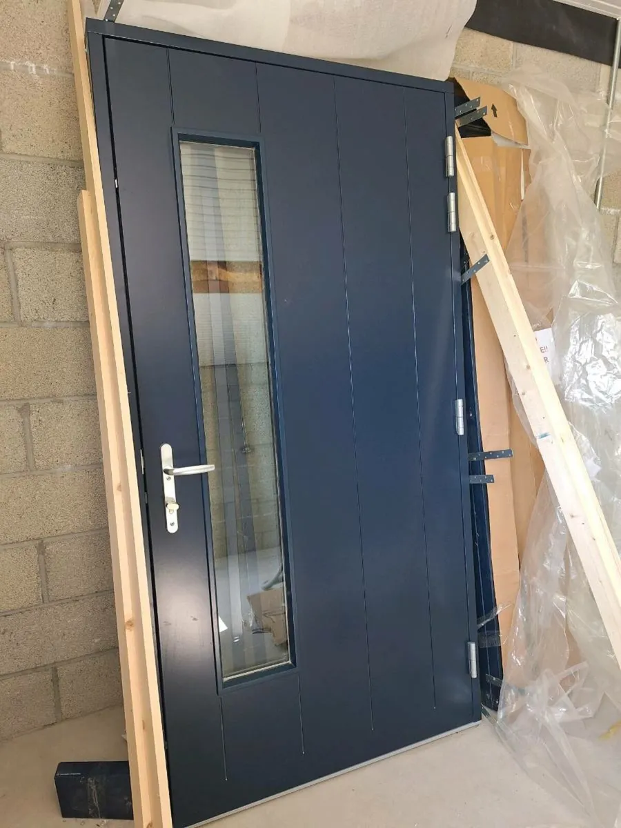Homeguard Front door and frame - Image 2