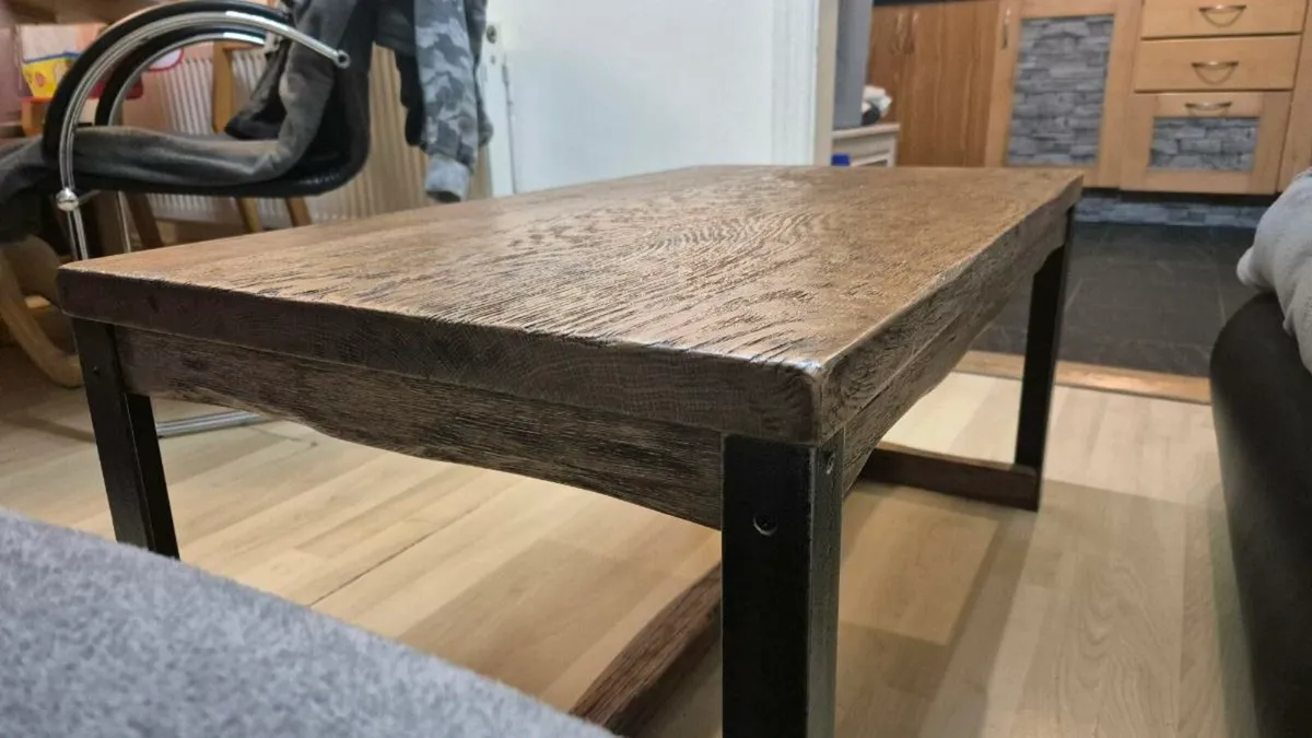 Loft-Retro-style coffee table made of 100% oak. - Image 4