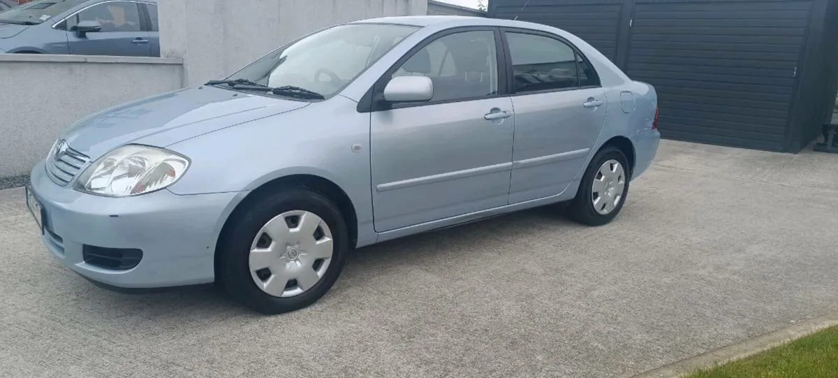 Toyota corolla low mileage - Image 2