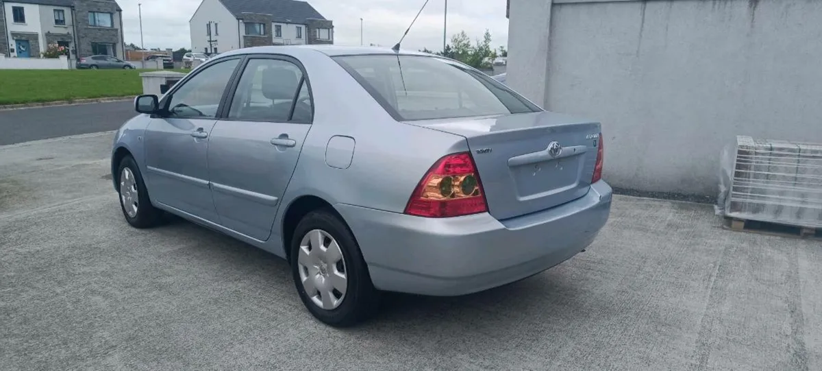 Toyota corolla low mileage - Image 3