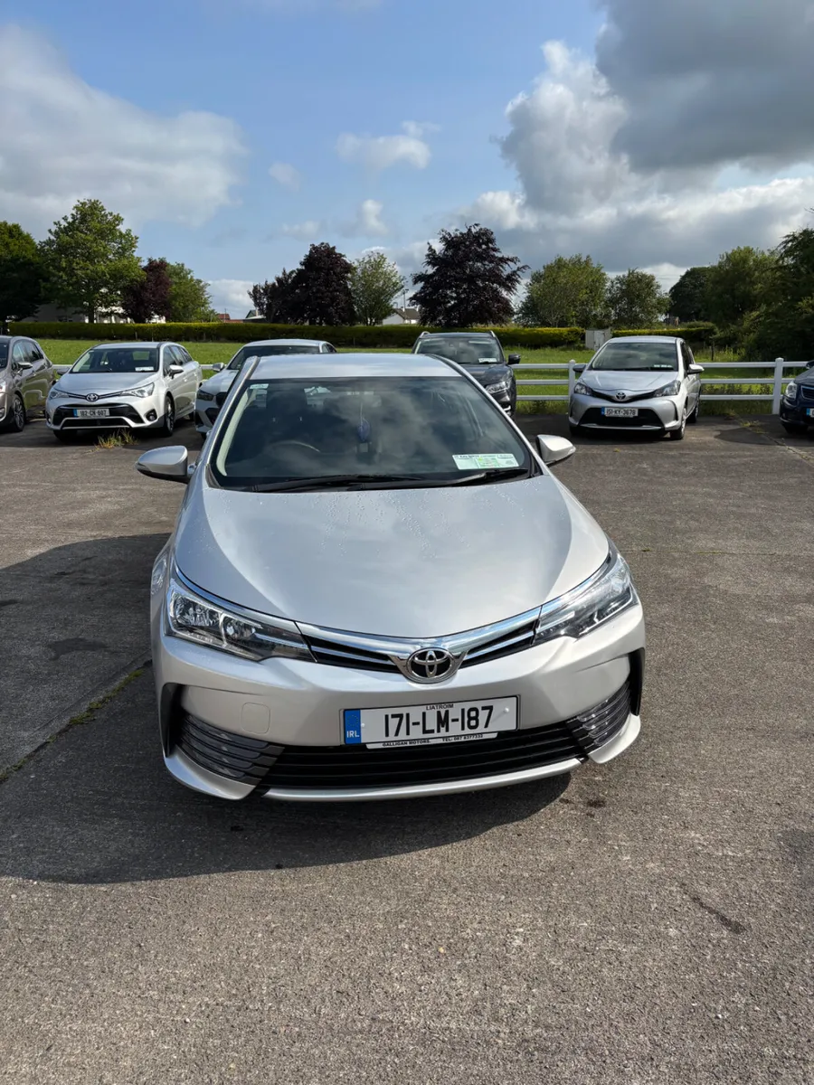 Toyota Corolla 2017 - Image 2