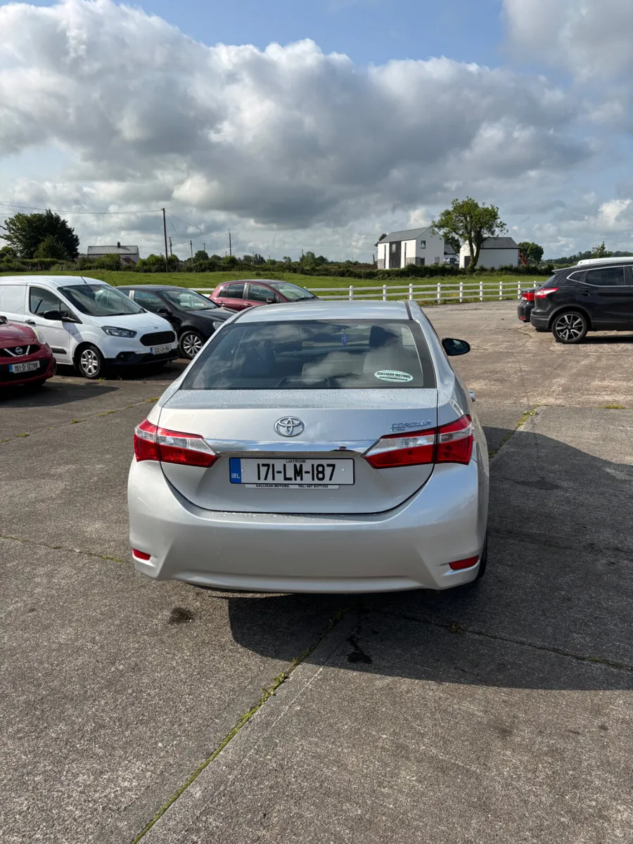 Toyota Corolla 2017 - Image 3