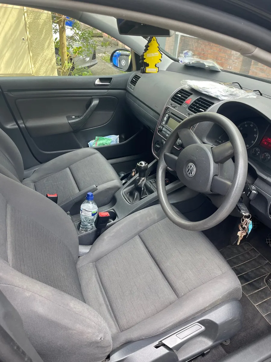 Volkswagen Golf 2004 - Image 3