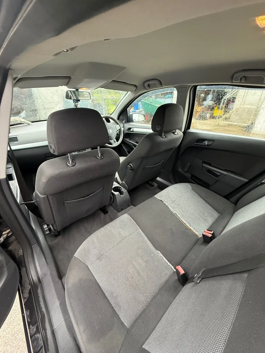 Vauxhall Astra 2009 1.7 Litre CDTi - Image 2