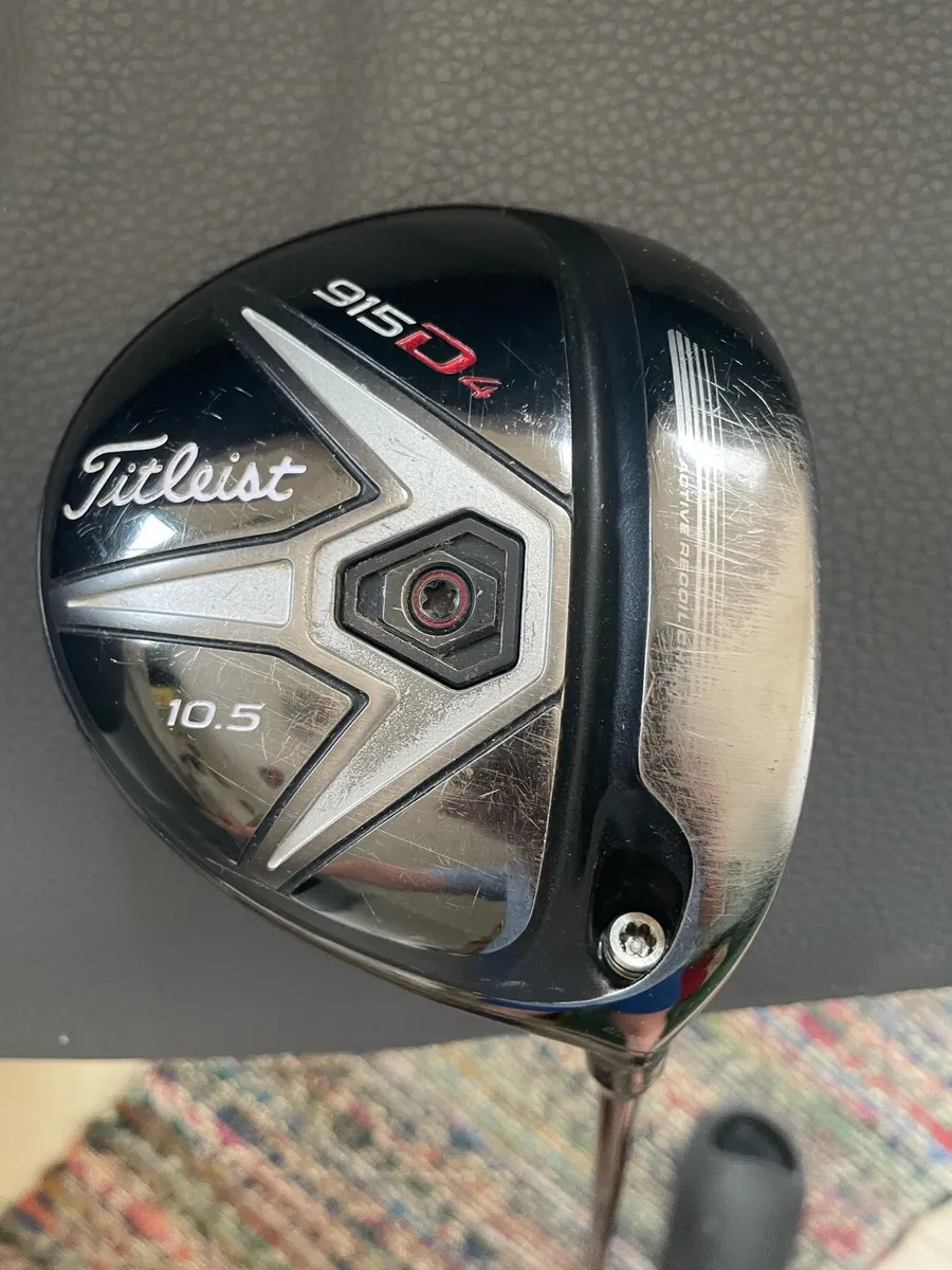 Titleist 915 D4 driver - Image 1