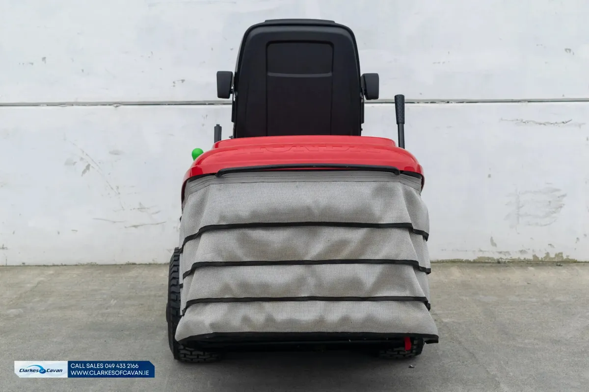 Demo Honda HF 2417 Lawnmower - Image 4