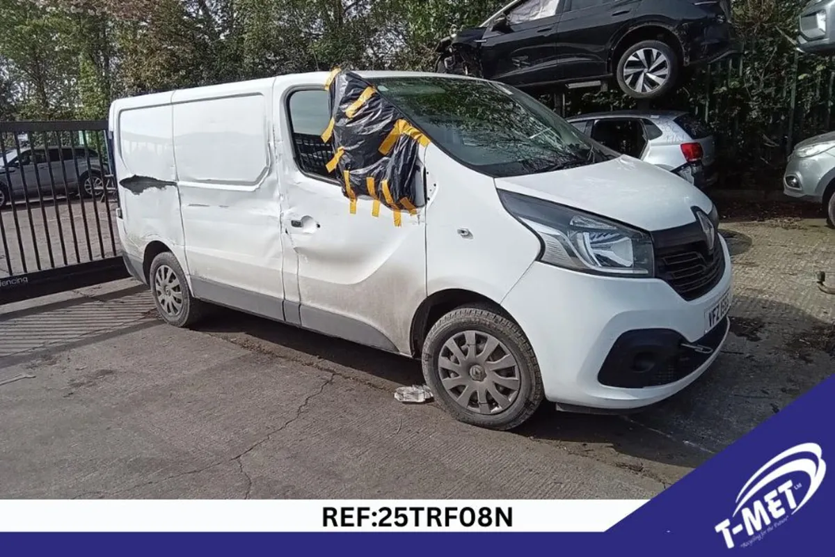 2014 RENAULT TRAFIC BREAKING FOR PARTS - Image 2