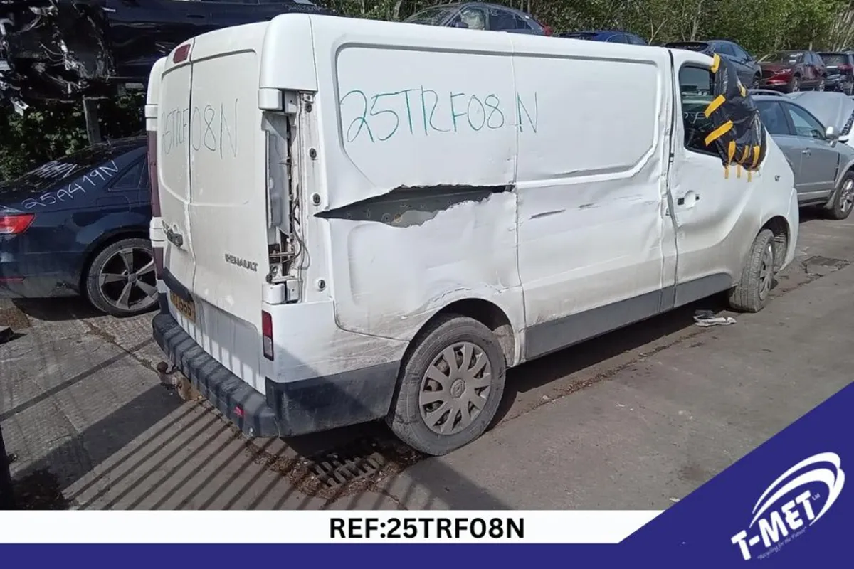 2014 RENAULT TRAFIC BREAKING FOR PARTS - Image 4