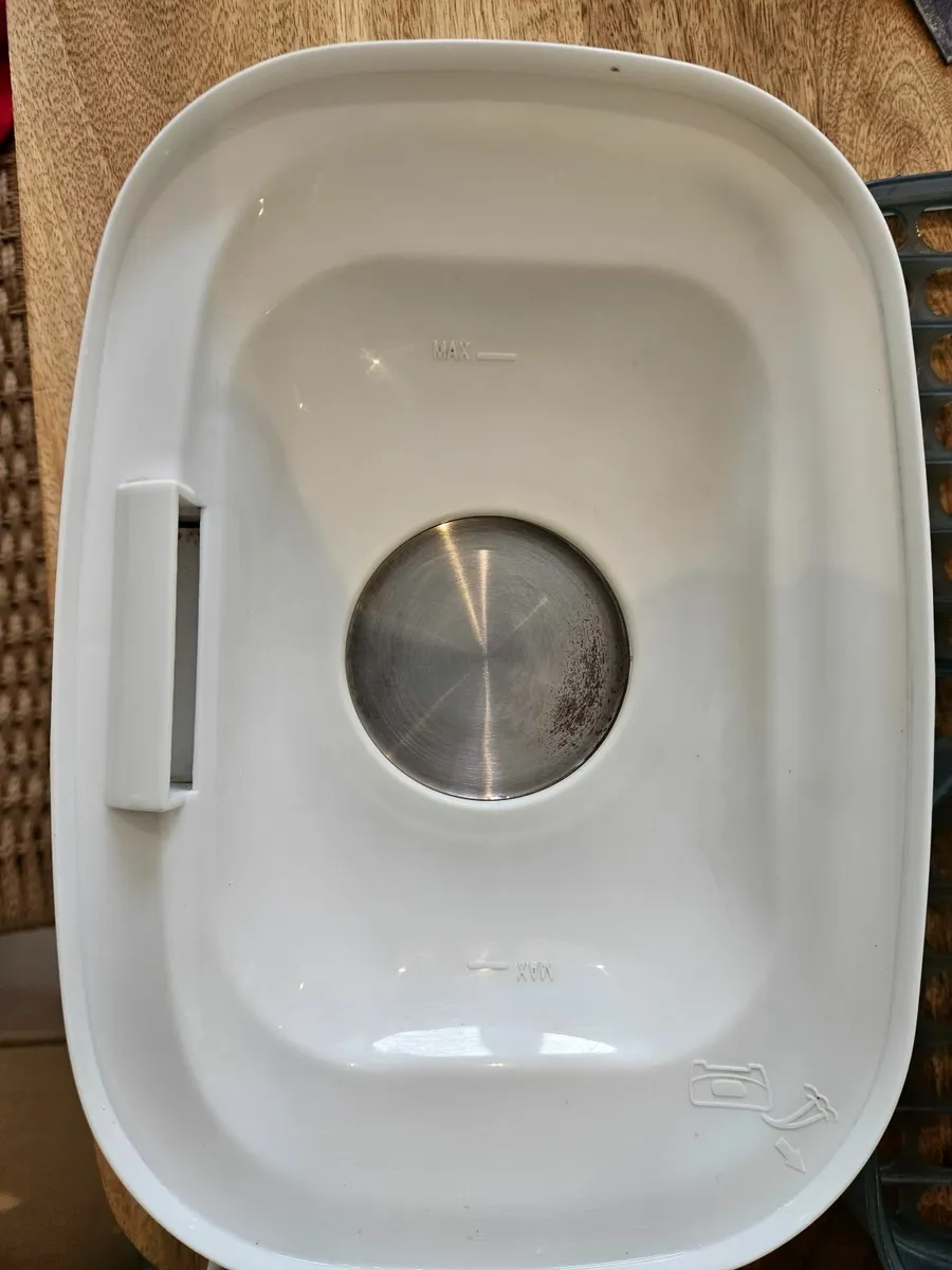 Baby Brezza Steriliser and Dryer - Image 2