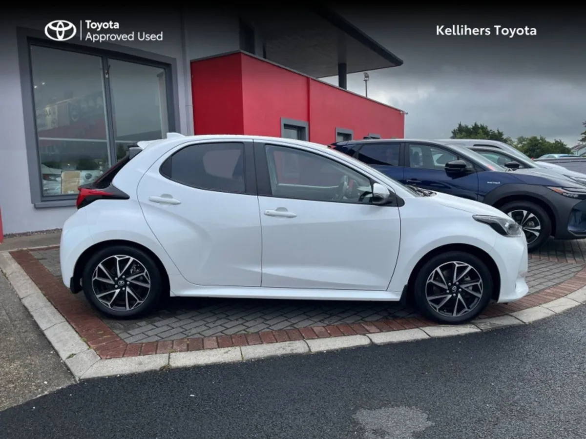 Toyota Yaris Hybrid - Image 3