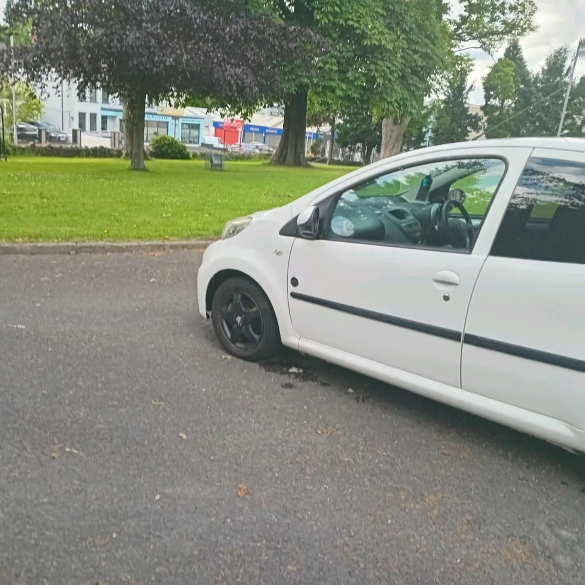 CAR - Image 4