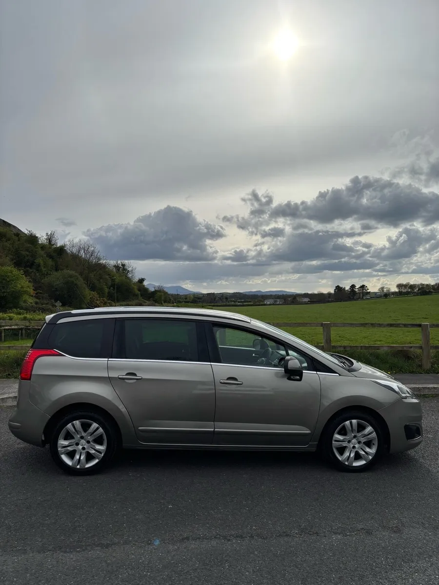 142 Peugeot 5008 - Image 3