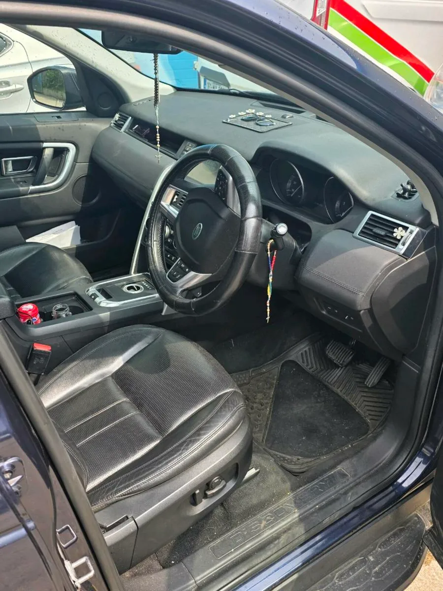 Land Rover discover sport 7 seat - Image 3