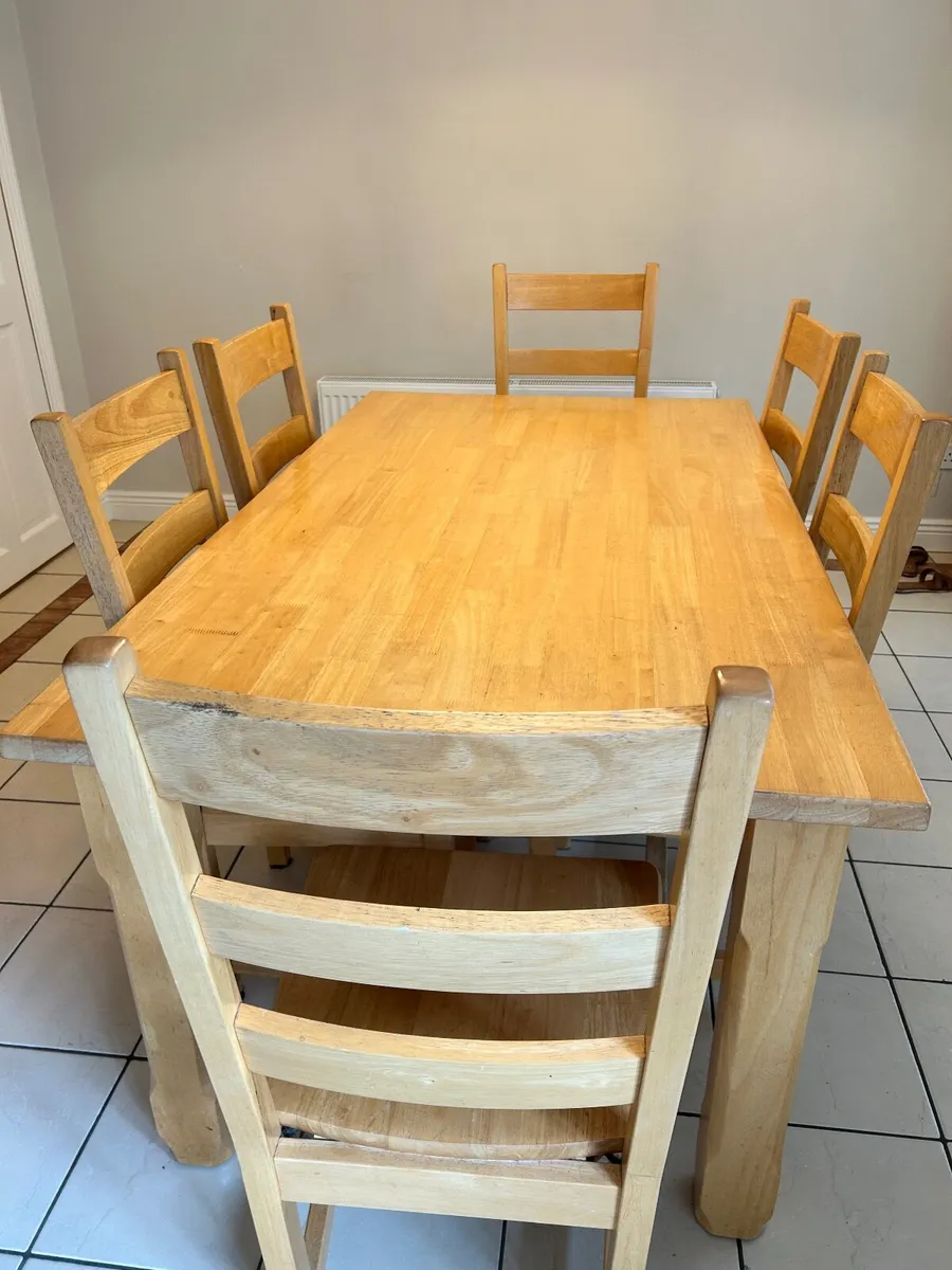 table and chairs - Image 3