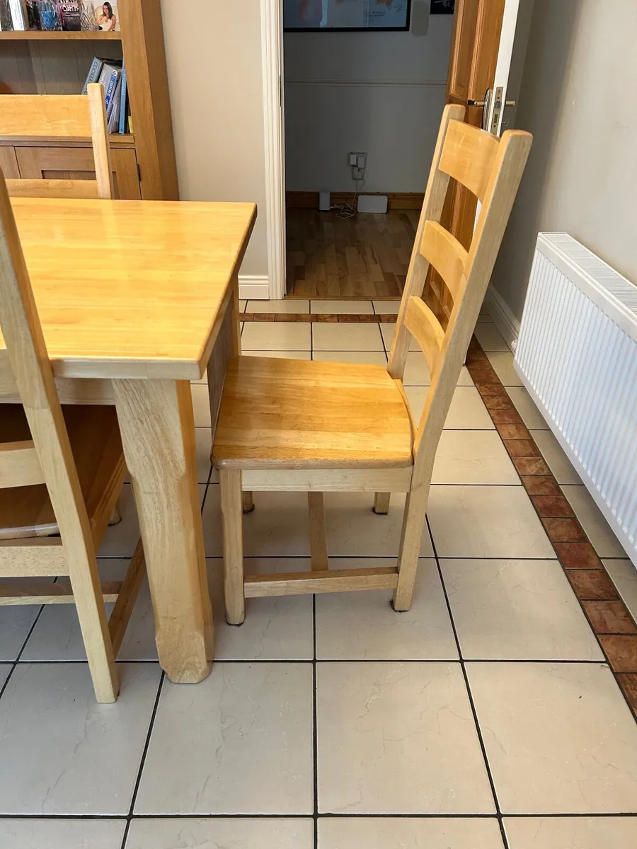table and chairs - Image 4