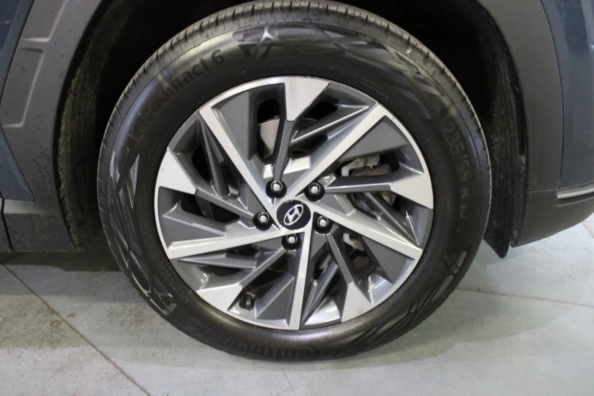 Hyundai Tucson 2WD Executive Diesel - Image 4