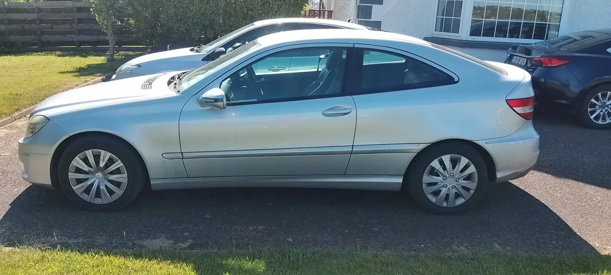 Mercedes-Benz C-Class 2009 - Image 1